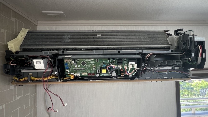 同じ三菱電機 霧ヶ峰をさらに分解した写真